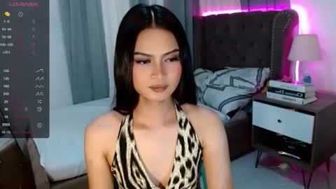 Snapshot of brownsausageroberta chatting on March 22, 4:32 pm Roberta GODDESS OF PLEASURE AND SEXUALDESIRE online show from March 22, 4:32 pm