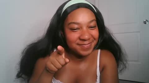 Snapshot of brownsugarcutie3 chatting on October 19, 2:23 am Brownsuagrcutie online show from October 19, 2:23 am