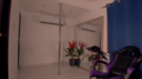 Snapshot of brownvelvet_ chatting on October 25, 6:57 pm brownvelvet_ online show from October 25, 6:57 pm