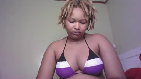 Tracy online show from February 18, 1:43 am