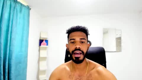 bruce_1111 online show from October 13, 8:31 pm