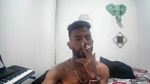 bruce_1111 online show from October 22, 4:46 am