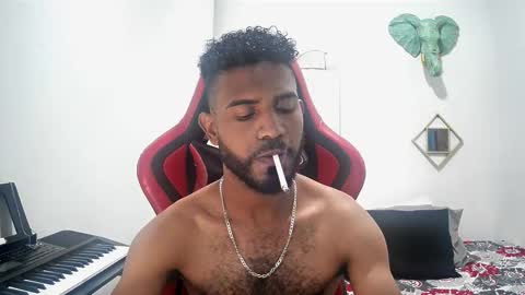 bruce_1111 online show from October 22, 9:14 pm