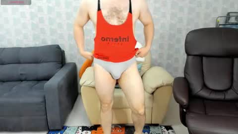 Bruce Wayne94 online show from August 6, 11:34 am