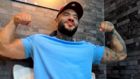 brucedallas online show from January 7, 1:52 am