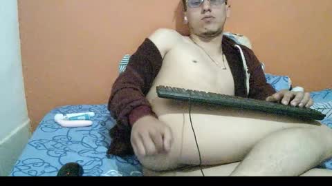 Snapshot of brucew37 chatting on January 16, 8:46 pm brucew37 online show from January 16, 8:46 pm