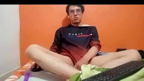 Snapshot of brucew37 chatting on March 30, 4:24 am brucew37 online show from March 30, 4:24 am