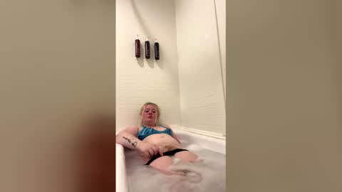 bruhbabexoxo online show from April 23, 5:26 pm