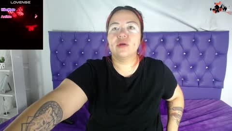 Snapshot of bruja_scarlata chatting on December 17, 10:55 am Bruja SCarlata online show from December 17, 10:55 am