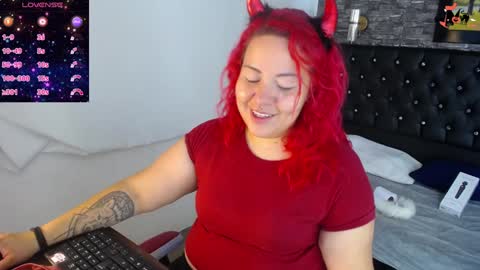 Snapshot of bruja_scarlata chatting on February 4, 11:05 am Bruja SCarlata online show from February 4, 11:05 am