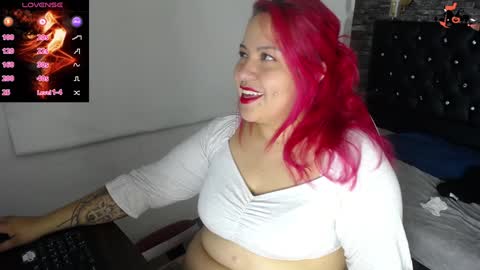 Snapshot of bruja_scarlata chatting on February 6, 6:46 pm Bruja SCarlata online show from February 6, 6:46 pm