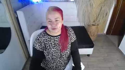 Snapshot of bruja_scarlata chatting on December 4, 10:35 am Bruja SCarlata online show from December 4, 10:35 am
