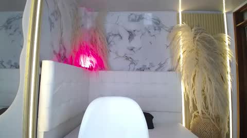 Bruja SCarlata online show from December 19, 11:17 am