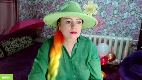 Snapshot of brunette7786 chatting on April 3, 9:24 pm Julia online show from April 3, 9:24 pm