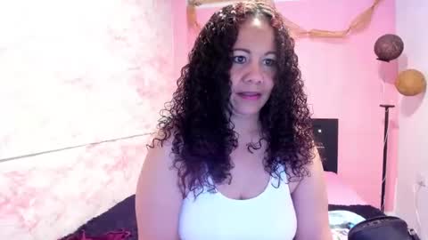 Snapshot of brunette_sasha chatting on February 28, 1:25 pm Sasha Brunette online show from February 28, 1:25 pm