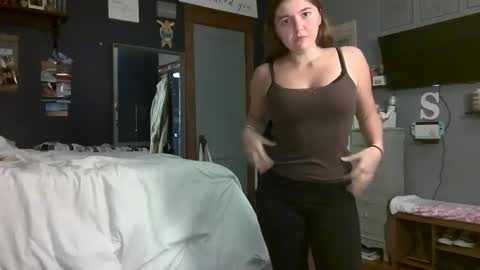Snapshot of brunettebaby040 chatting on September 11, 11:38 pm brunettebaby040 online show from September 11, 11:38 pm