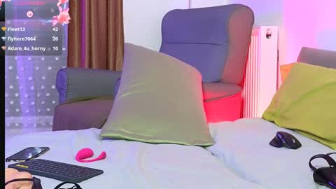 Snapshot of brunettebarbie7777 chatting on December 7, 8:33 am BrunetteBarbie7777 online show from December 7, 8:33 am