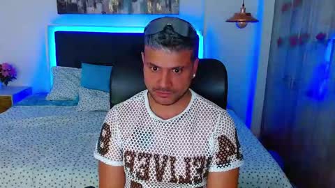 Snapshot of bruno_booss chatting on January 16, 10:47 pm bruno_booss online show from January 16, 10:47 pm