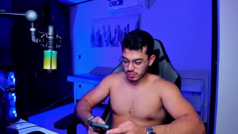 Snapshot of bruno_diaz31 chatting on October 17, 6:05 am Bruno online show from October 17, 6:05 am