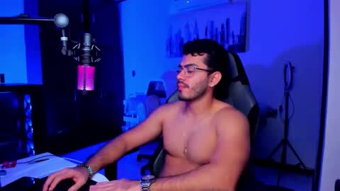 Snapshot of bruno_diaz31 chatting on November 17, 3:45 am Bruno online show from November 17, 3:45 am