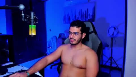 Snapshot of bruno_diaz31 chatting on November 18, 10:36 pm Bruno online show from November 18, 10:36 pm