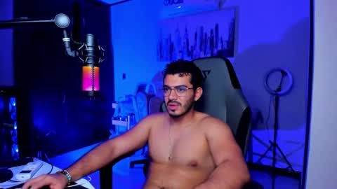 Snapshot of bruno_diaz31 chatting on November 21, 2:21 am Bruno online show from November 21, 2:21 am