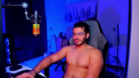 Snapshot of bruno_diaz31 chatting on November 28, 4:48 am Bruno online show from November 28, 4:48 am