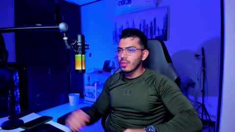 Snapshot of bruno_diaz31 chatting on December 2, 3:23 am Bruno online show from December 2, 3:23 am