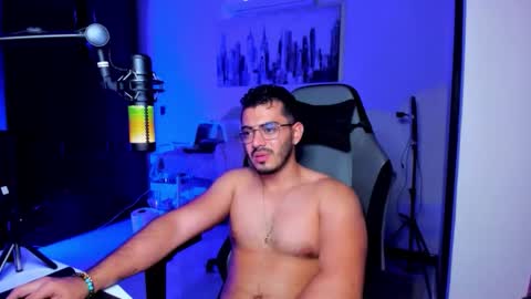 Snapshot of bruno_diaz31 chatting on December 4, 5:17 am Bruno online show from December 4, 5:17 am