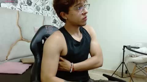 bruno_tay1 online show from February 12, 12:00 pm