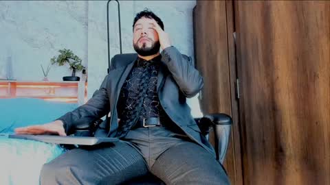 Andres Suarez online show from December 7, 1:14 am