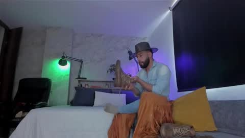 Andres Suarez online show from October 30, 2:29 pm