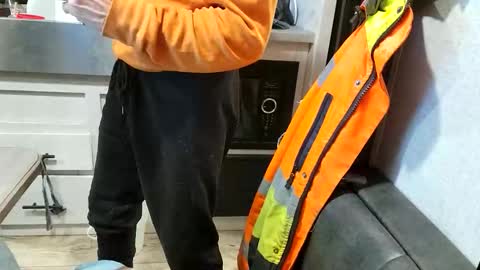 Snapshot of brushsquach chatting on January 10, 11:45 am Steve... aka SkinnieDippin aka TimberTramp online show from January 10, 11:45 am