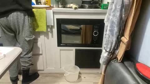 Steve... aka SkinnieDippin aka TimberTramp online show from April 1, 4:24 am