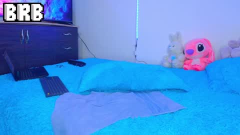 BRYAM INDEPENDENT MODEL online show from January 5, 4:14 am