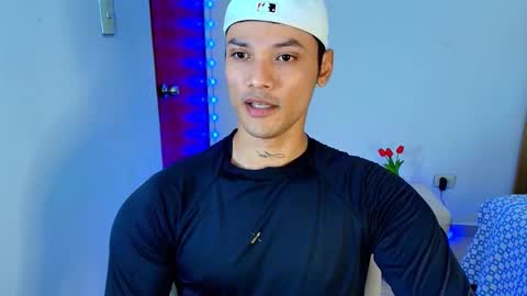 Snapshot of bryan_boy_ chatting on December 13, 10:37 pm bryan online show from December 13, 10:37 pm