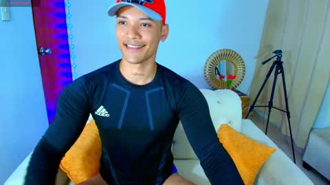 Snapshot of bryan_boy_ chatting on April 2, 12:19 am bryan online show from April 2, 12:19 am