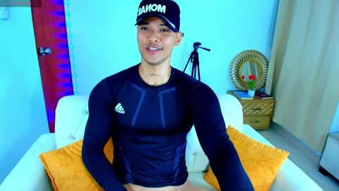 Snapshot of bryan_boy_ chatting on April 10, 1:00 am bryan online show from April 10, 1:00 am