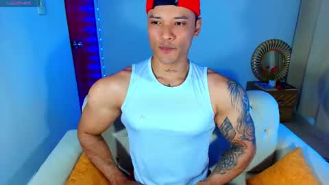 Snapshot of bryan_boy_ chatting on June 18, 2:12 am bryan online show from June 18, 2:12 am