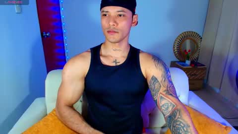 Snapshot of bryan_boy_ chatting on June 19, 2:16 am bryan online show from June 19, 2:16 am