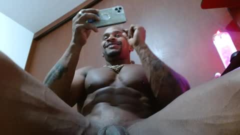 Snapshot of bryan_colen chatting on February 17, 1:15 am Enjoy the best muscle straws online show from February 17, 1:15 am