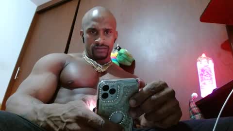 Snapshot of bryan_colen chatting on February 21, 11:21 pm Enjoy the best muscle straws online show from February 21, 11:21 pm