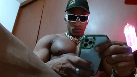 Snapshot of bryan_colen chatting on March 9, 3:54 am Enjoy the best muscle straws online show from March 9, 3:54 am