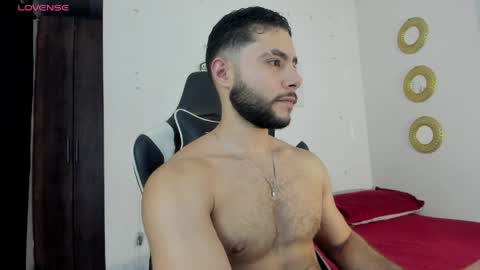 Snapshot of bryan_oficials chatting on April 11, 1:43 am bryan_oficials online show from April 11, 1:43 am