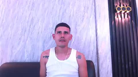 Snapshot of bryan_pirs chatting on June 11, 12:03 pm Bryan online show from June 11, 12:03 pm