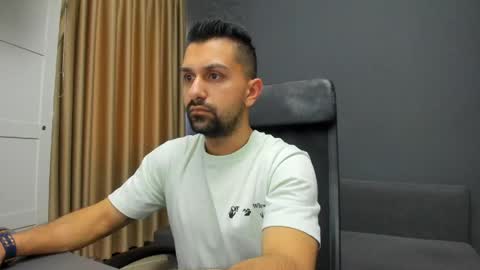 Snapshot of brycereign chatting on March 18, 5:21 am BryceReign online show from March 18, 5:21 am