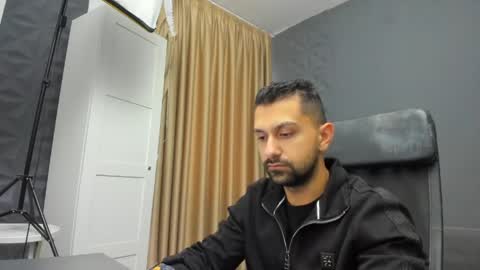 Snapshot of brycereign chatting on March 19, 5:44 am BryceReign online show from March 19, 5:44 am