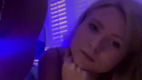 DoubleTheDesire online show from December 23, 1:36 am