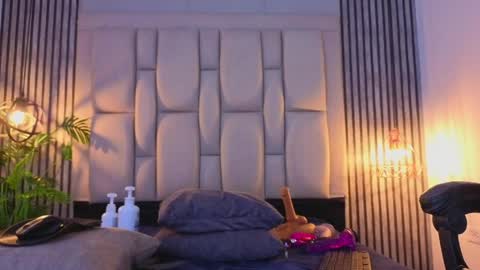 Snapshot of bryonycute chatting on June 6, 11:59 am BRYONY online show from June 6, 11:59 am