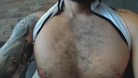 Snapshot of bryson_jace1 chatting on November 28, 9:17 pm Bryson Jace online show from November 28, 9:17 pm